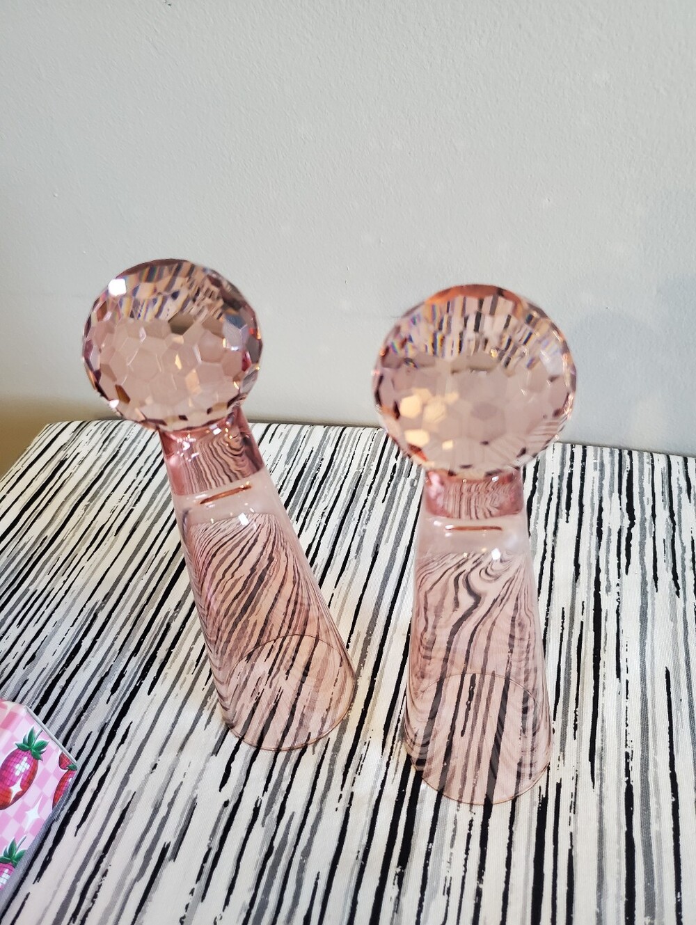 Betsey Johnson Set of Two Pink Stemless Flute Glasses - Picture 13 of 14